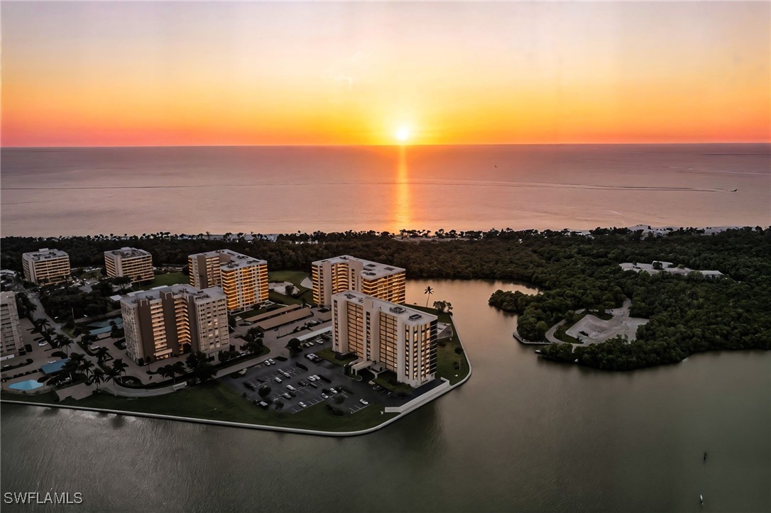 2 bed home in Naples
