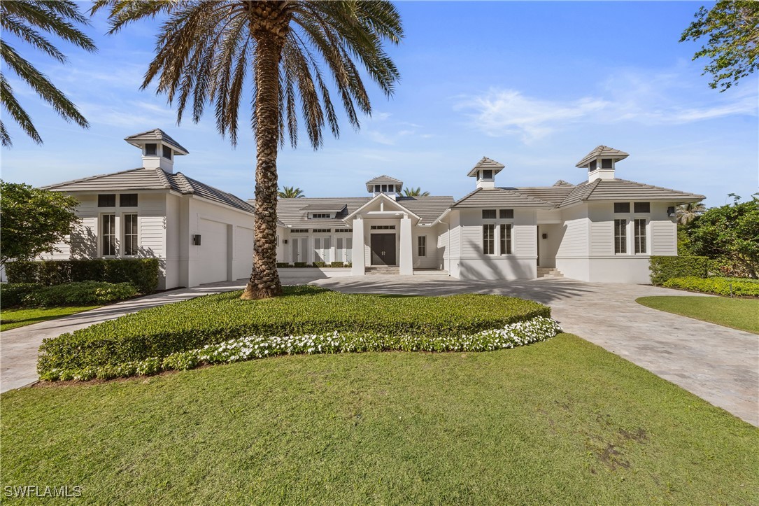 4 bed home in Naples