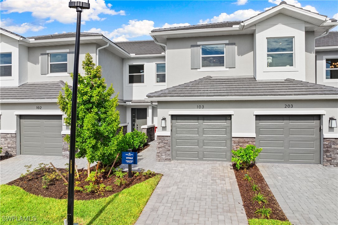 2 bed home in Naples