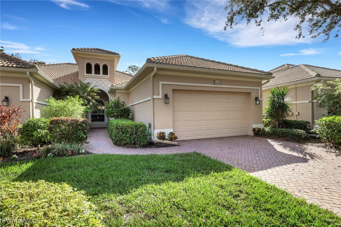 2 bed home in Naples