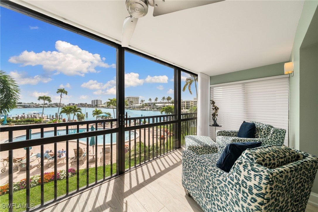 2 bed home in Naples