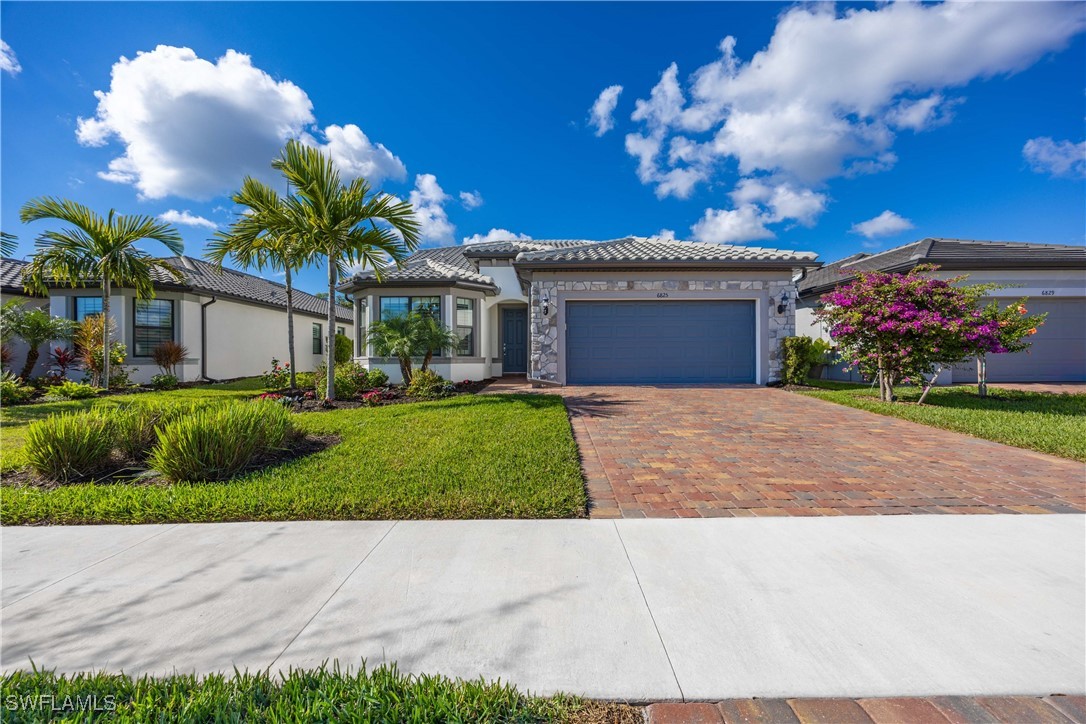 4 bed home in Naples