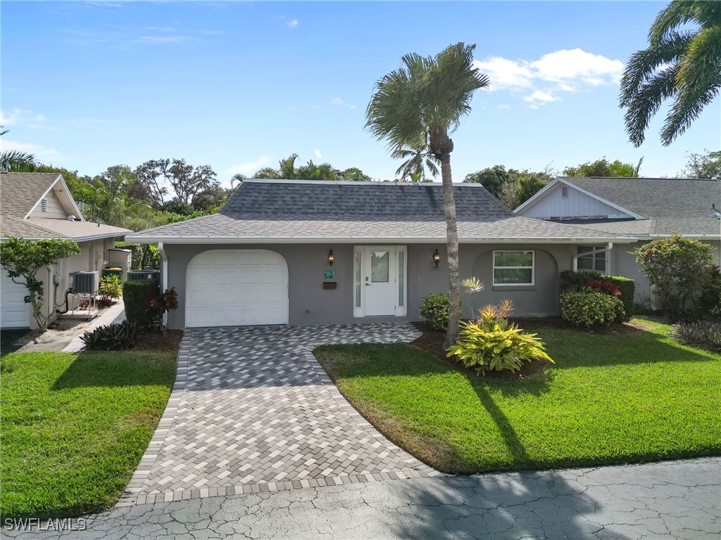 2 bed home in Naples