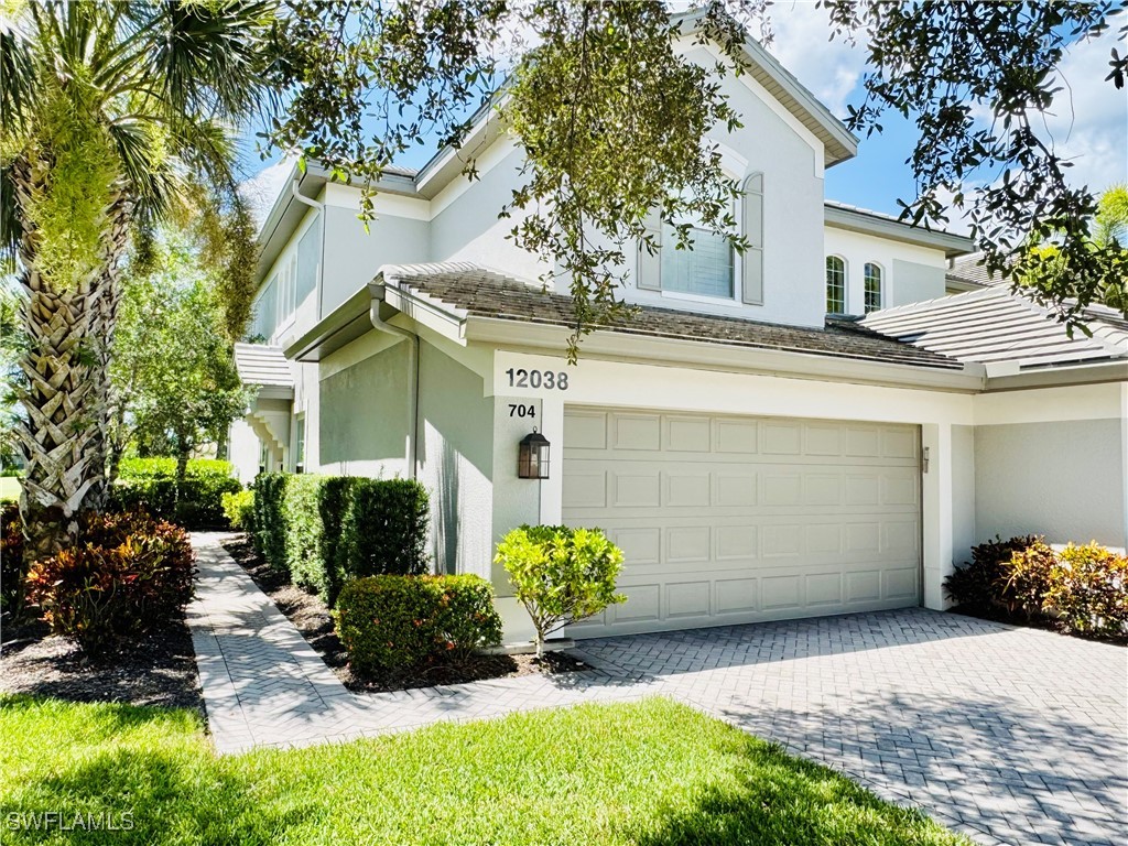 2 bed home in Naples