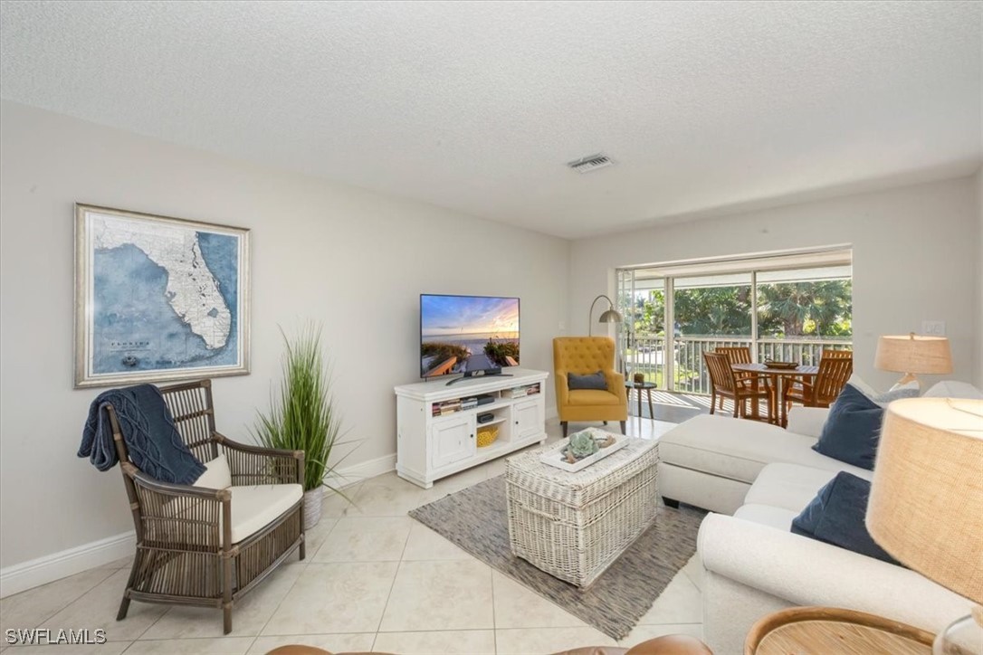 2 bed home in Naples