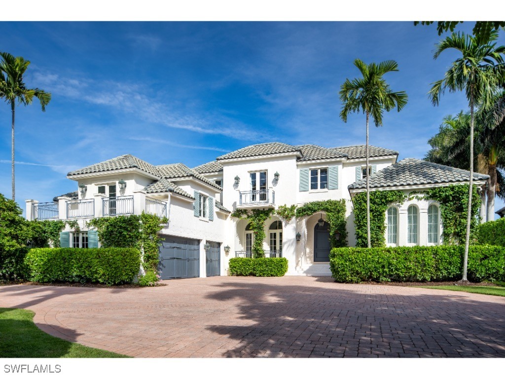 6 bed home in Naples