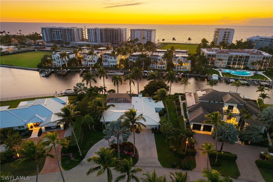 4 bed home in Naples