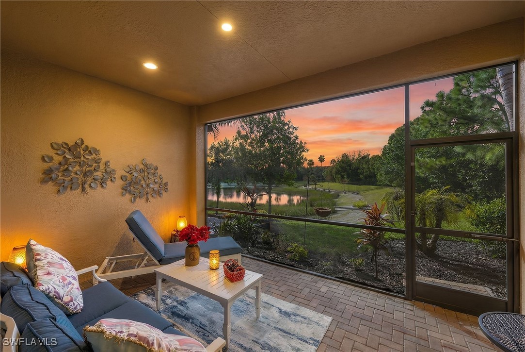 2 bed home in Naples