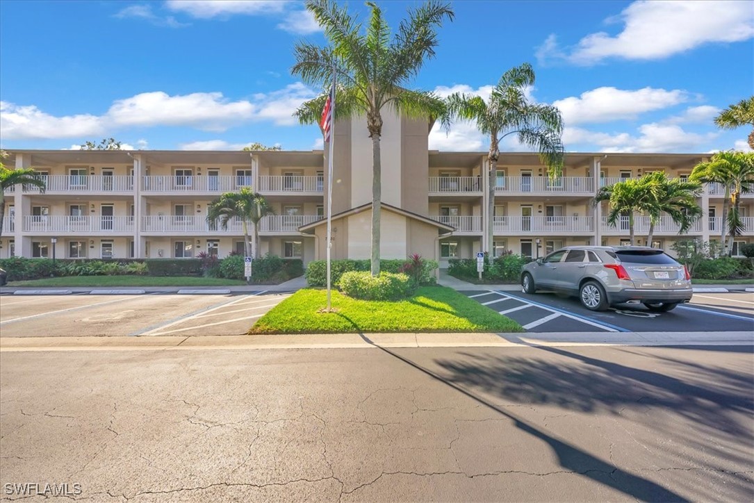 2 bed home in Naples