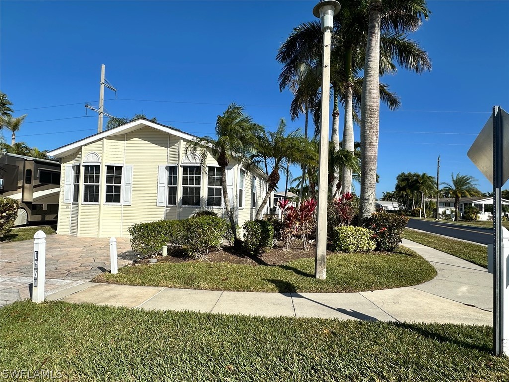 2 bed home in Naples