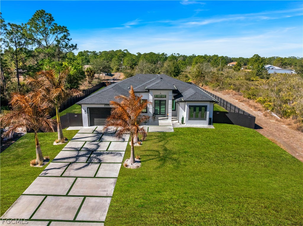 3 bed home in Lehigh Acres