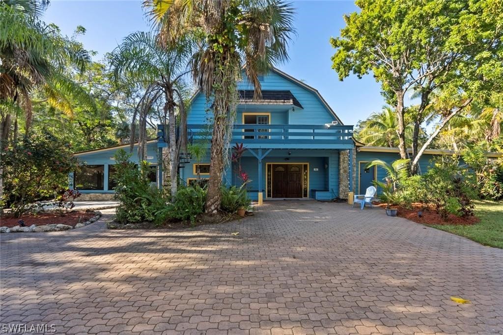 4 bed home in Naples