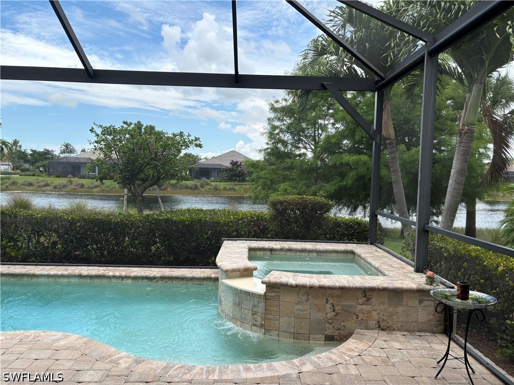 2 bed home in Naples