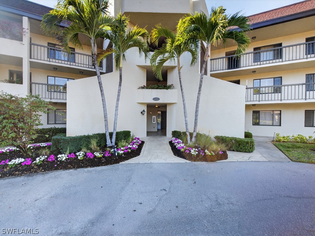 2 bed home in Naples