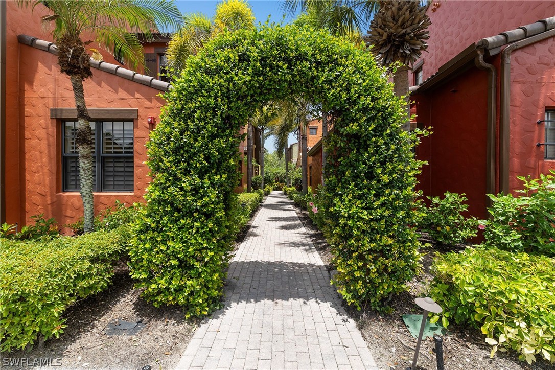 2 bed home in Naples