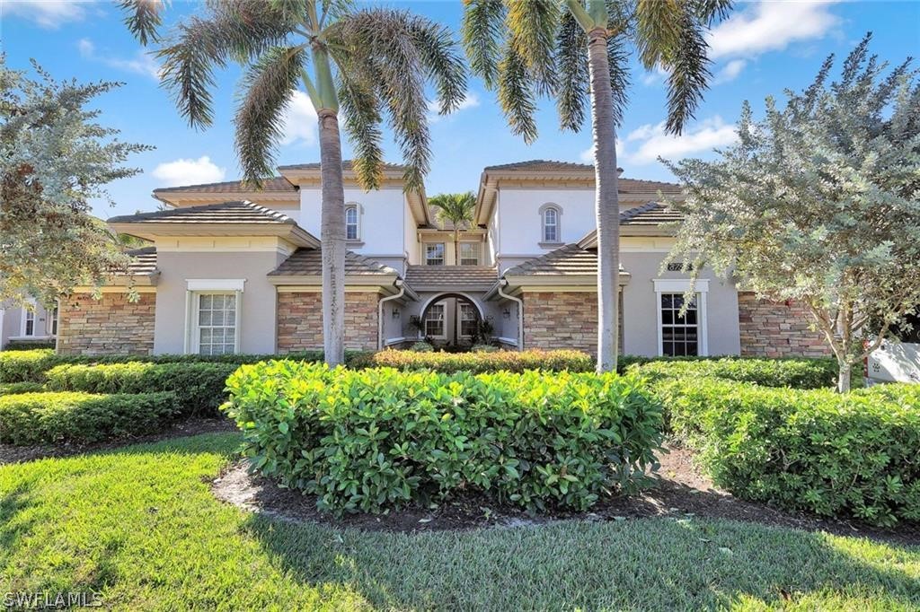 2 bed home in Naples