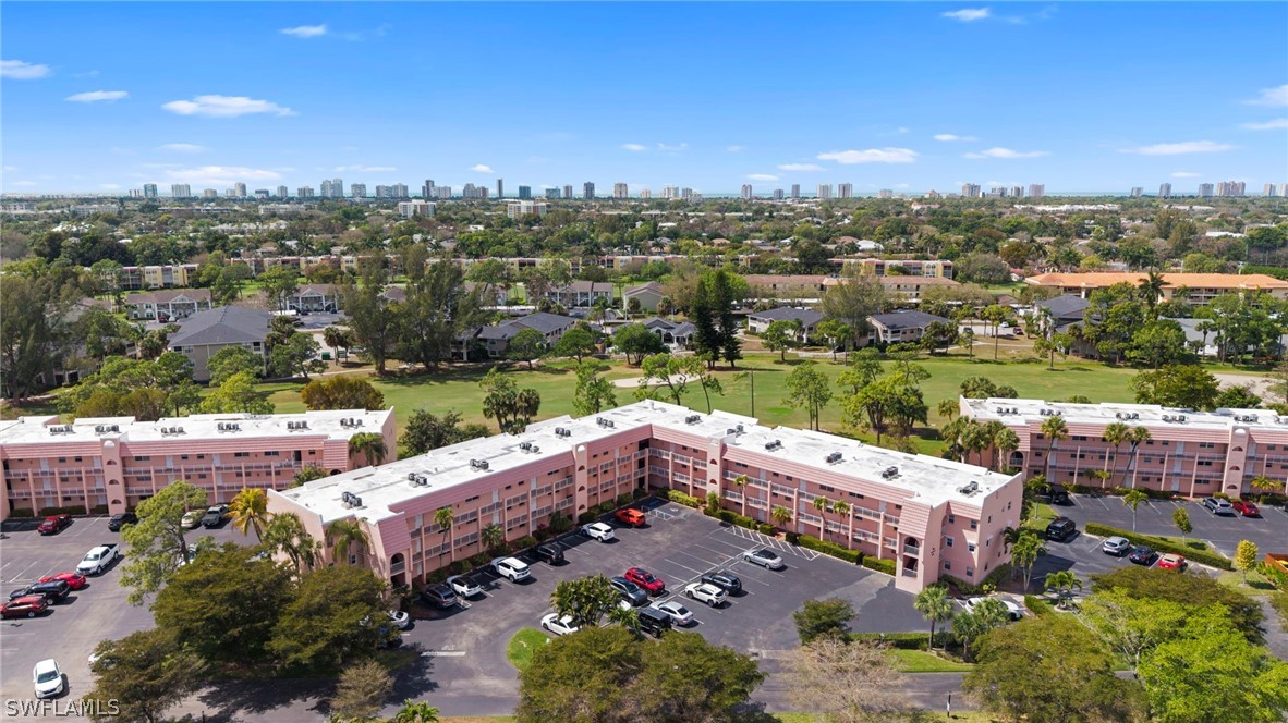 2 bed home in Naples