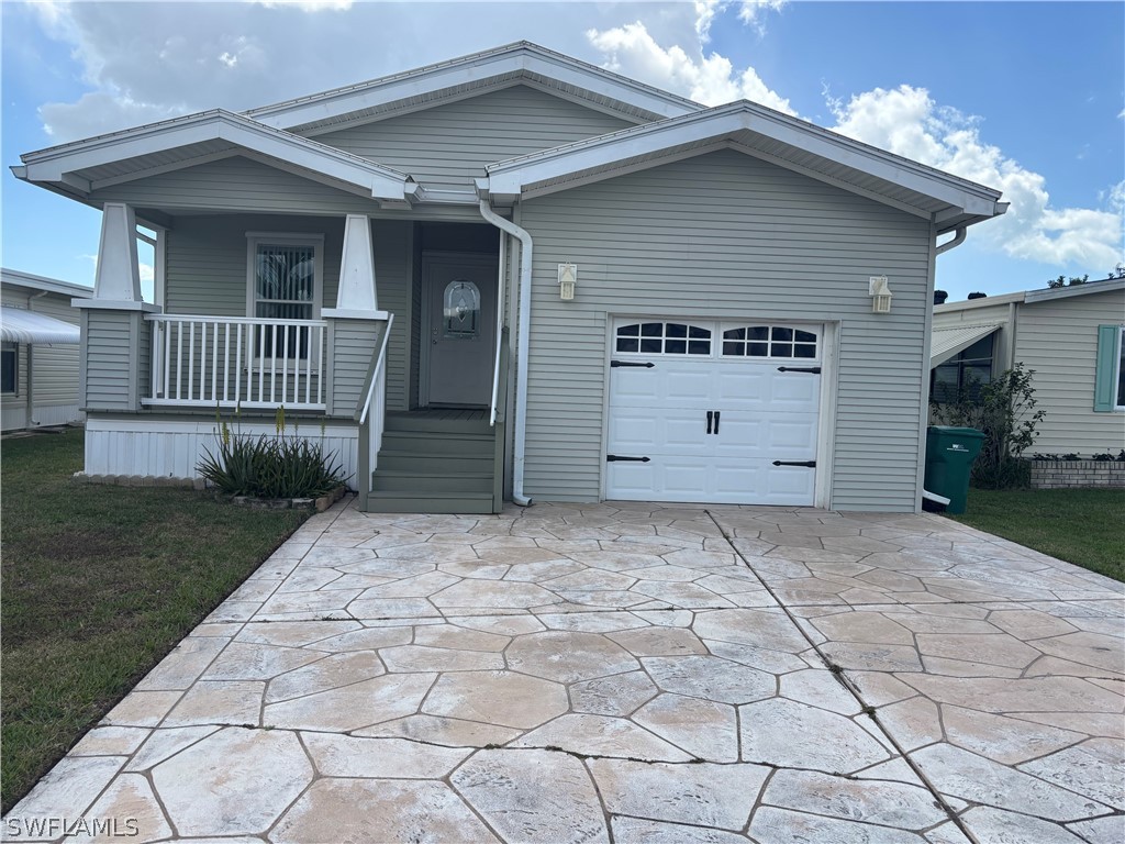 2 bed home in Naples