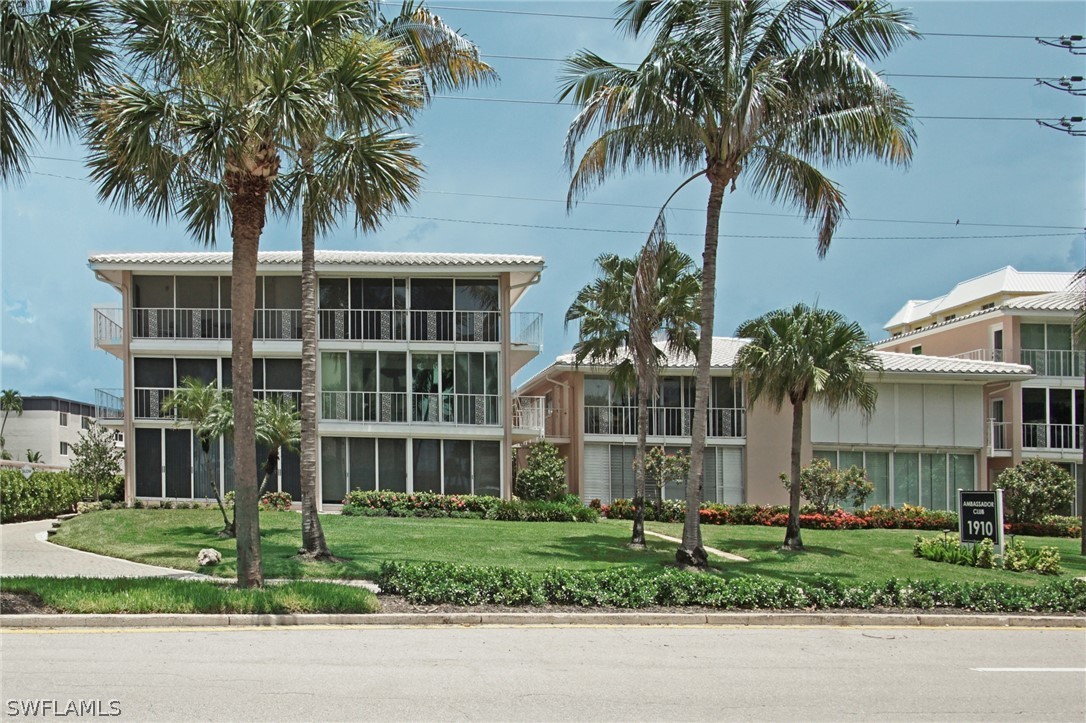 2 bed home in Naples