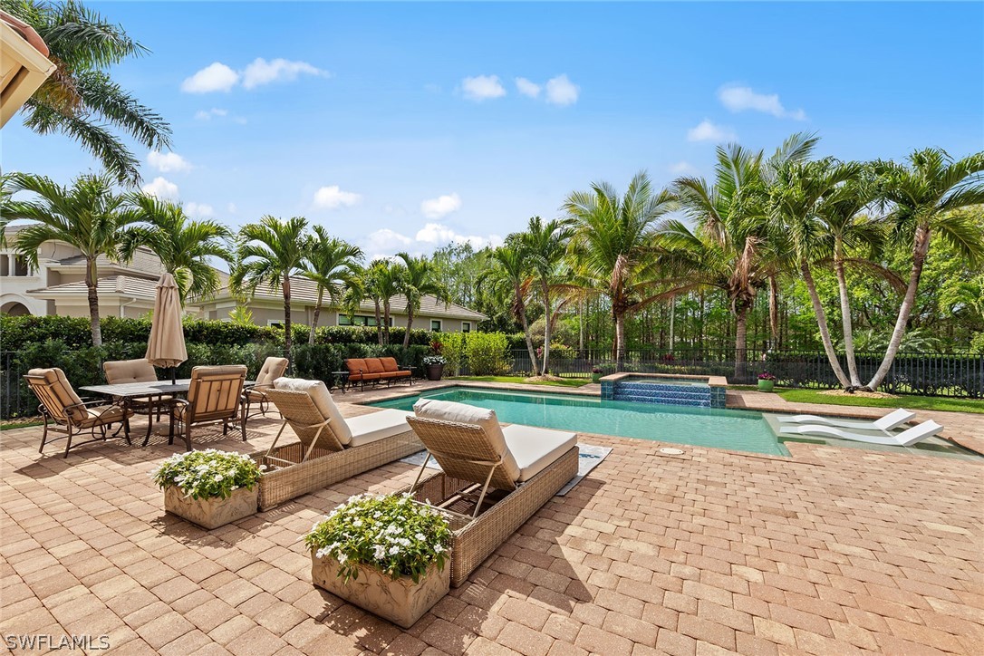 4 bed home in Naples
