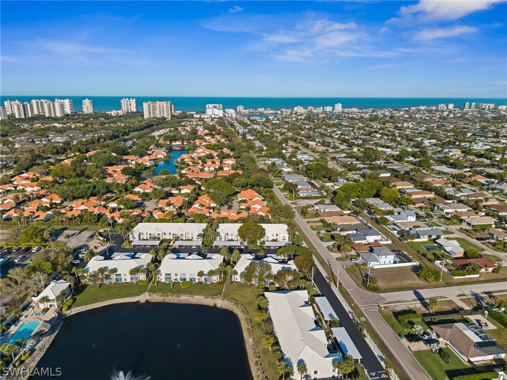 2 bed home in Naples