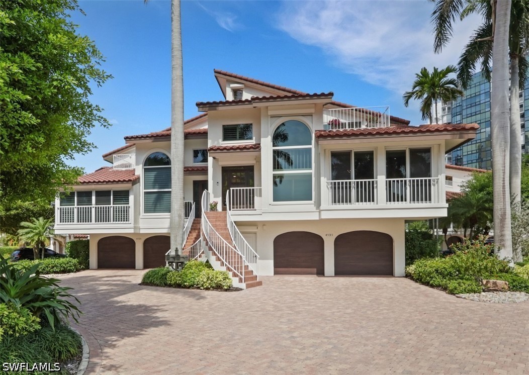 4 bed home in Naples