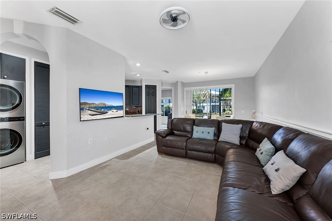 2 bed home in Naples