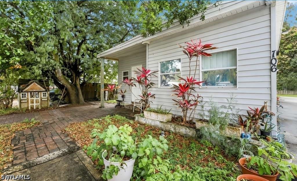 2 bed home in Naples