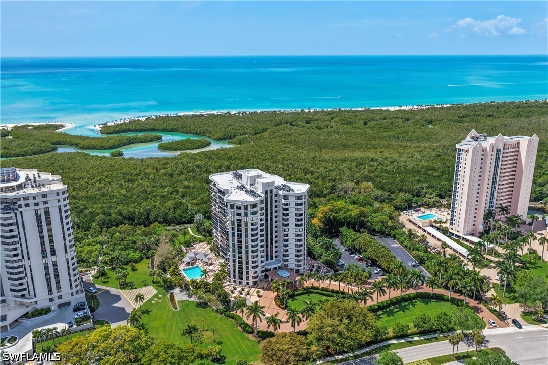 3 bed home in Naples
