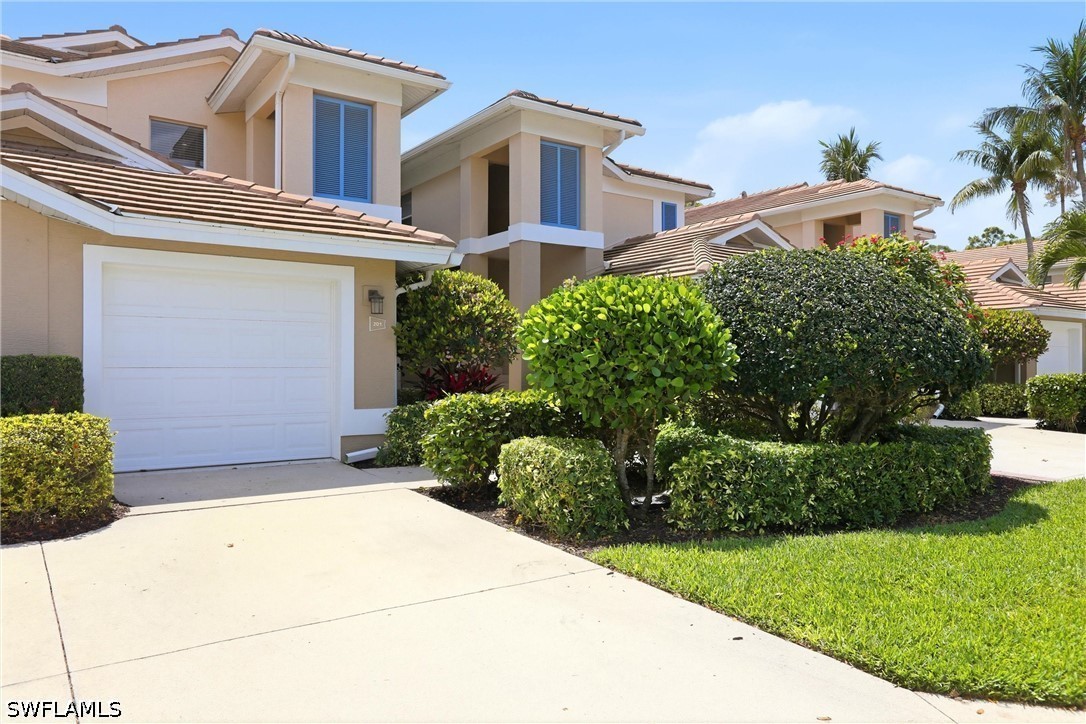 2 bed home in Naples