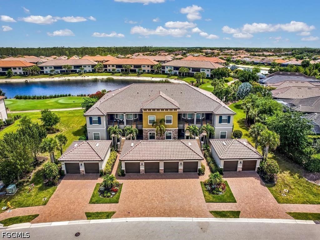 2 bed home in Naples