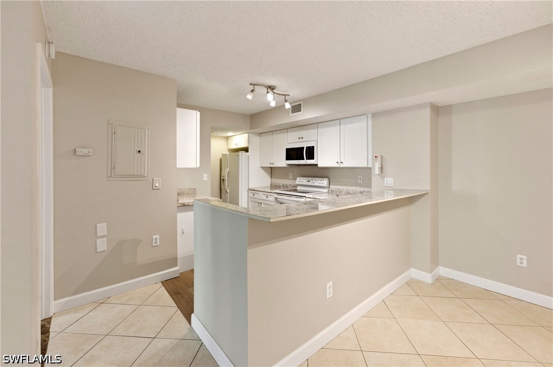 2 bed home in Naples