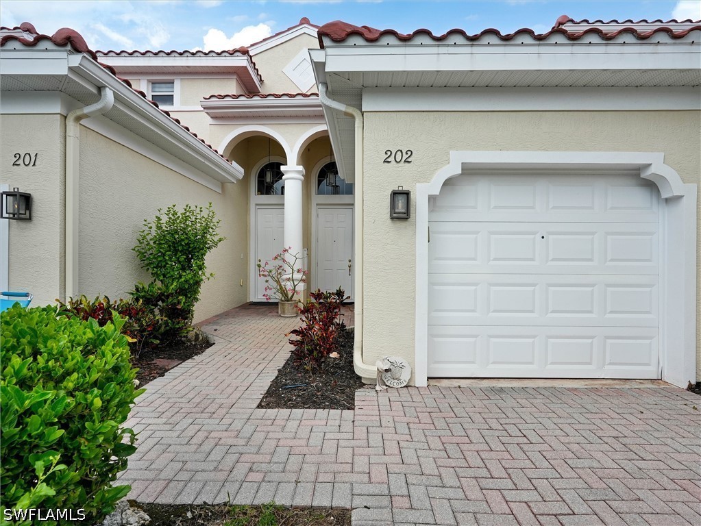 2 bed home in Naples