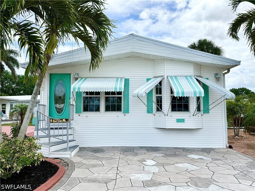 2 bed home in Naples