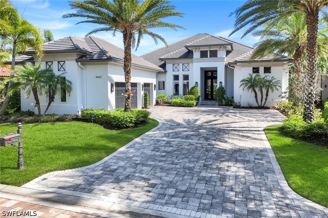 5 bed home in Naples