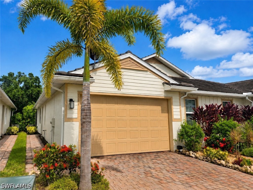 2 bed home in Naples