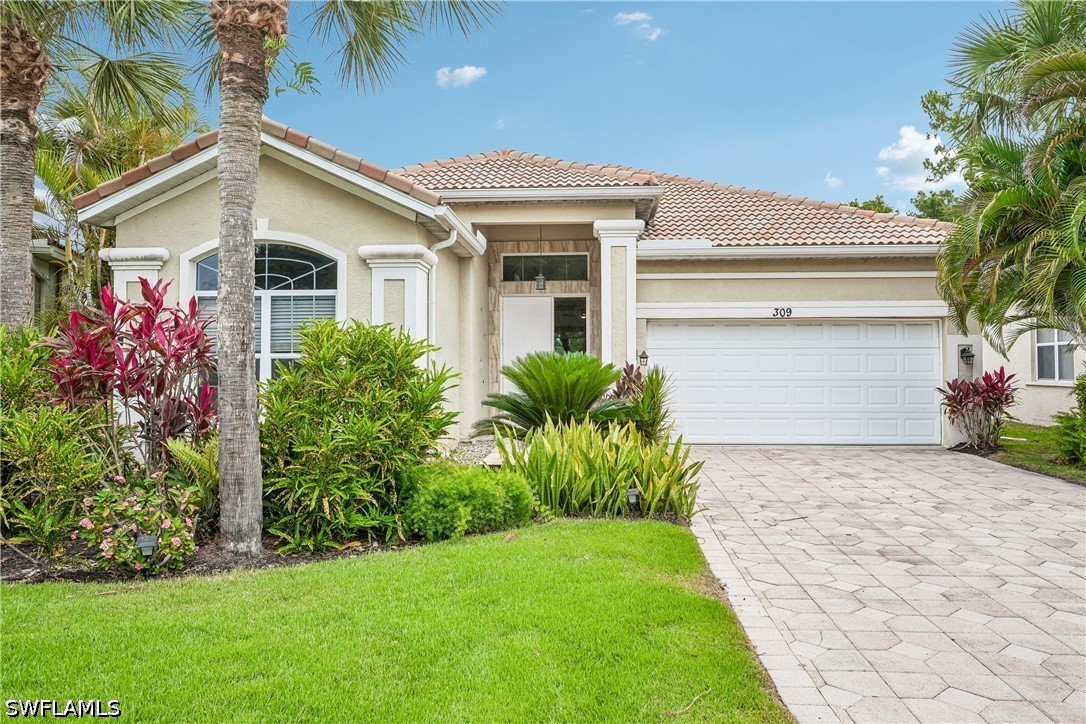 2 bed home in Naples