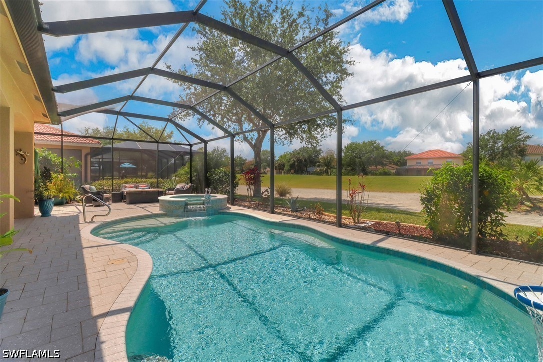 5 bed home in Naples