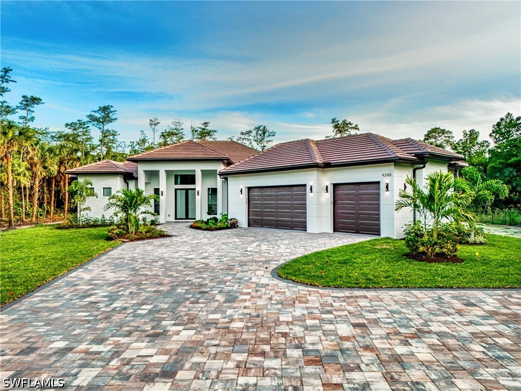 4 bed home in Naples