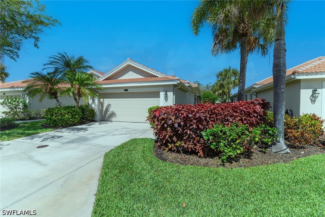 2 bed home in Naples