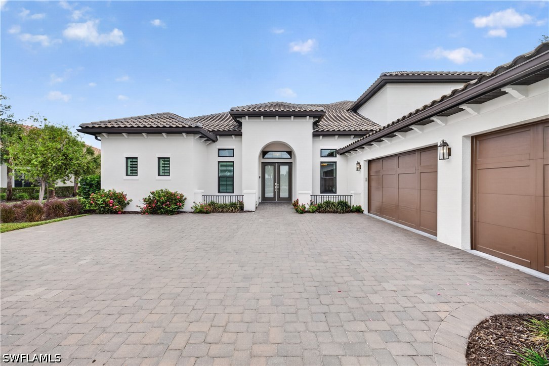 4 bed home in Naples