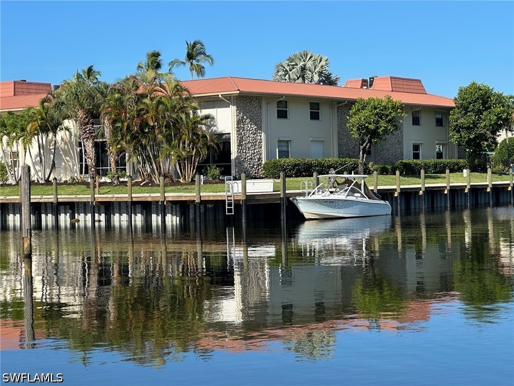 2 bed home in Naples