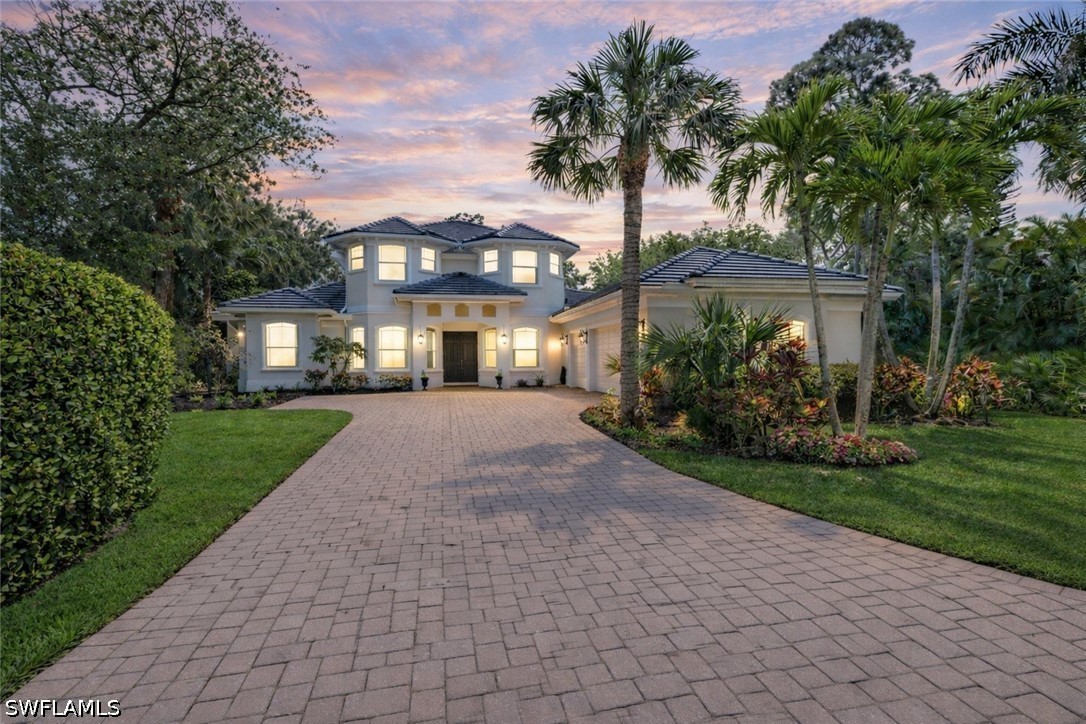 5 bed home in Naples
