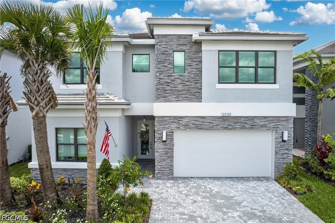 4 bed home in Estero