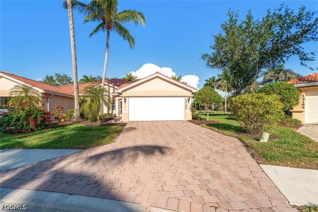 2 bed home in Naples