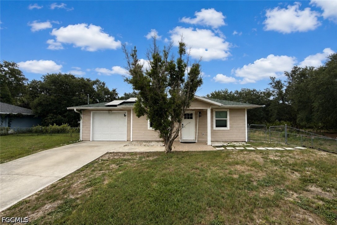 3 bed home in Lehigh Acres