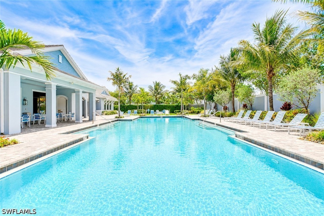 2 bed home in Naples