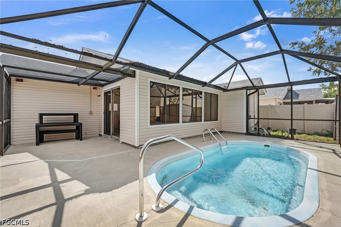 2 bed home in North Fort Myers
