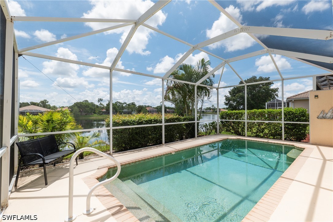2 bed home in Naples