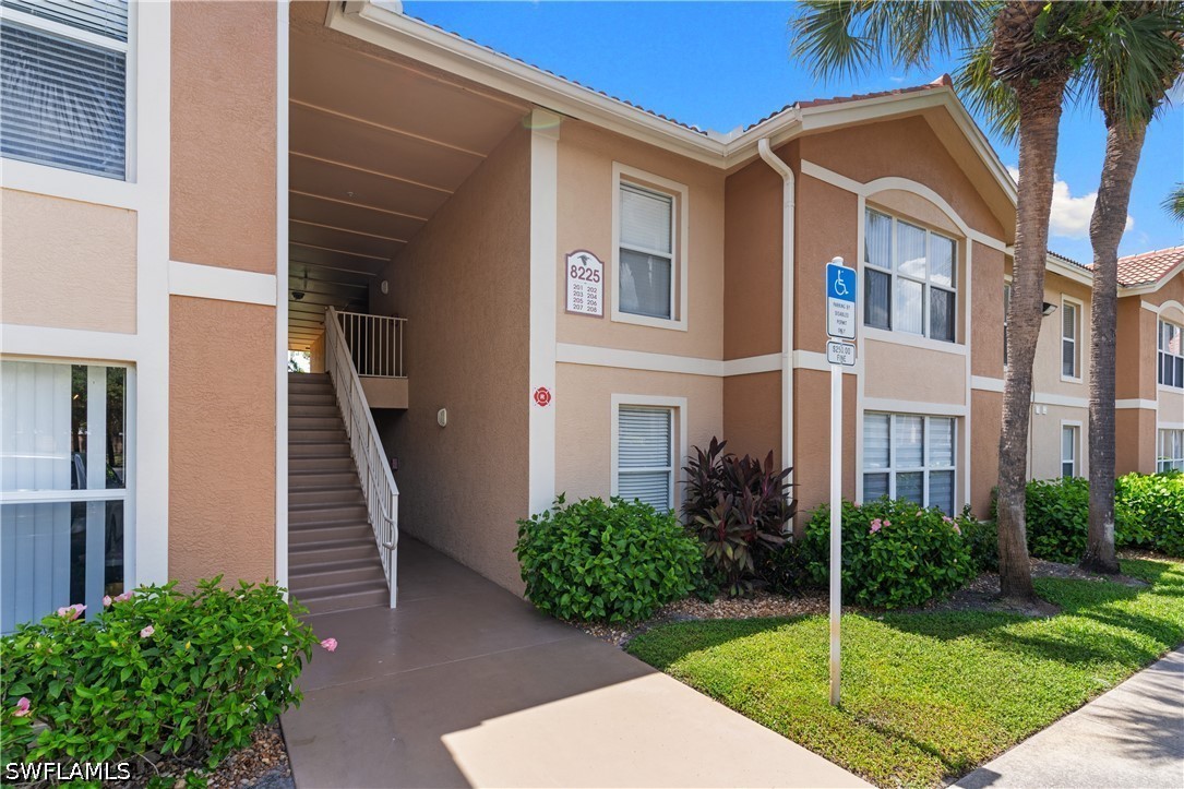 2 bed home in Naples